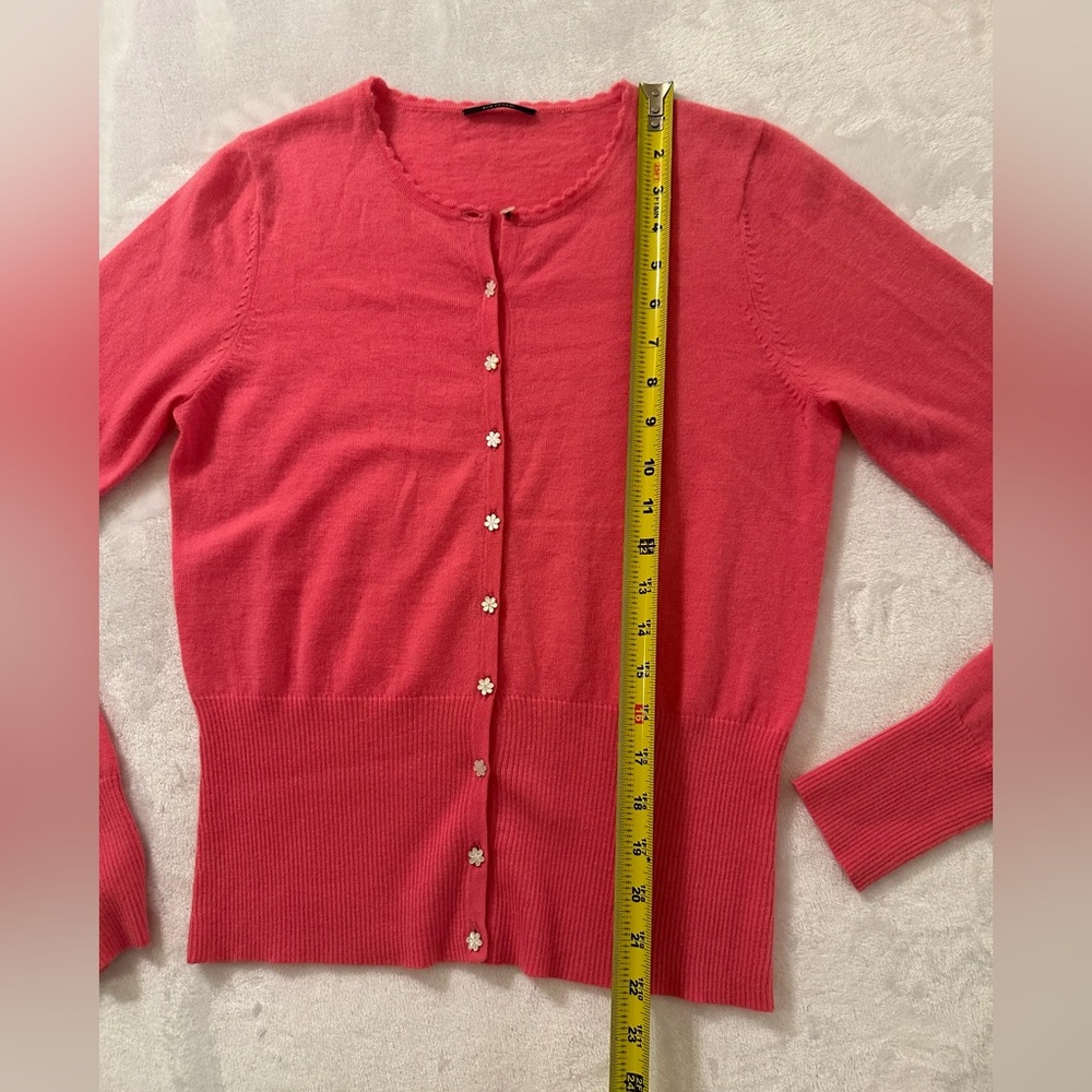Elie Tahari pink cashmere cardigan w pearl daisy buttons. $328 retail. EUC - Picture 6 of 8